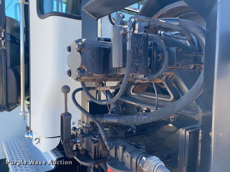 image for item JN9178 2009 Kenworth T800  winch truck