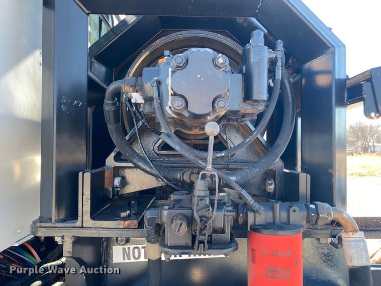 image for item JN9178 2009 Kenworth T800  winch truck