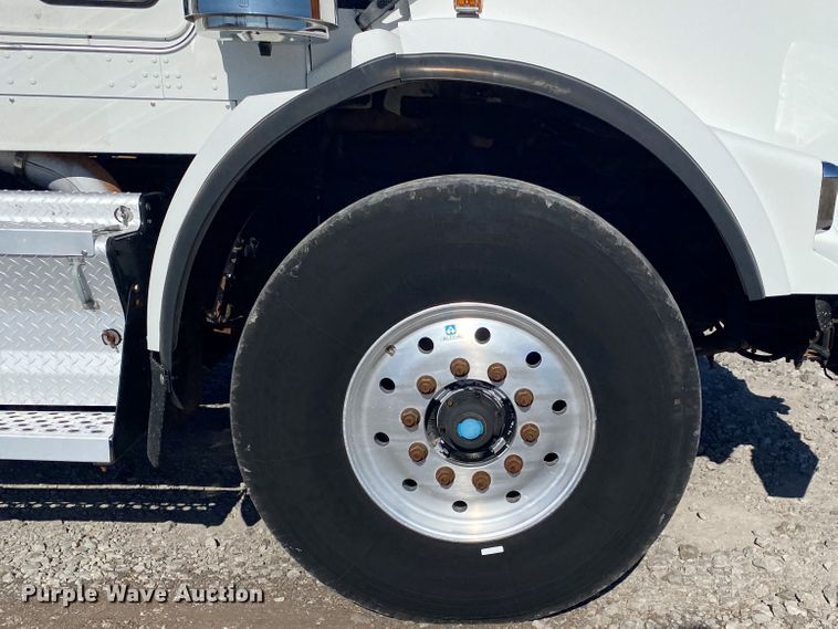 image for item JN9178 2009 Kenworth T800  winch truck