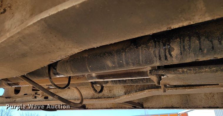 image for item JP9032 1994 Landoll 317A  drop deck equipment trailer