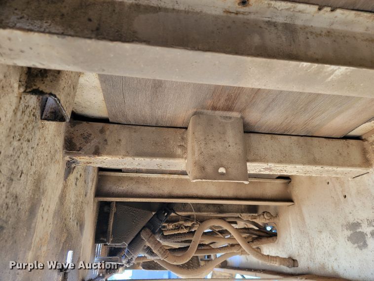 image for item JP9032 1994 Landoll 317A  drop deck equipment trailer