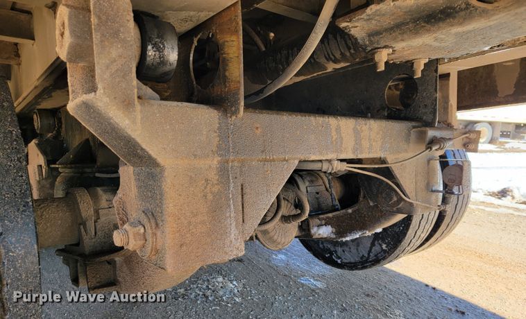 image for item JP9032 1994 Landoll 317A  drop deck equipment trailer