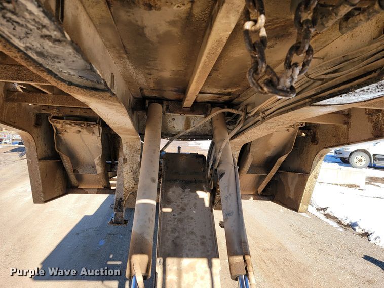 image for item JP9032 1994 Landoll 317A  drop deck equipment trailer