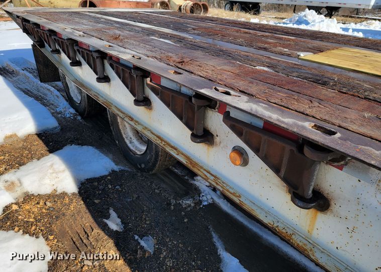 image for item JP9032 1994 Landoll 317A  drop deck equipment trailer