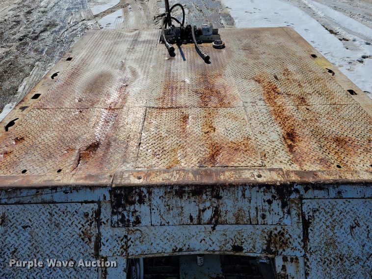 image for item JP9032 1994 Landoll 317A  drop deck equipment trailer