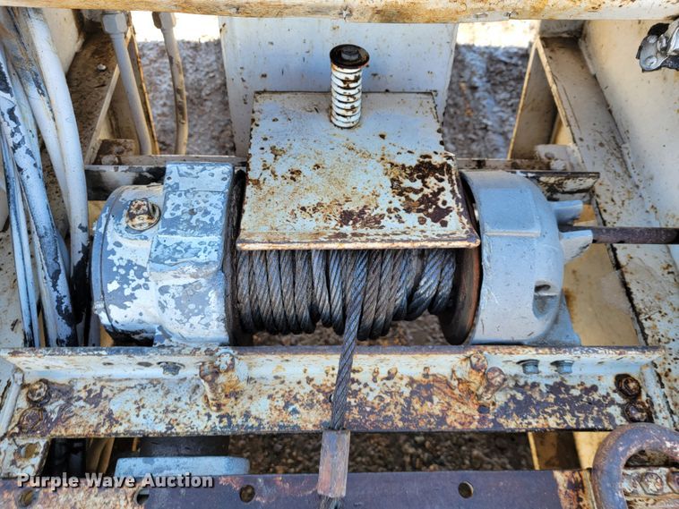 image for item JP9032 1994 Landoll 317A  drop deck equipment trailer