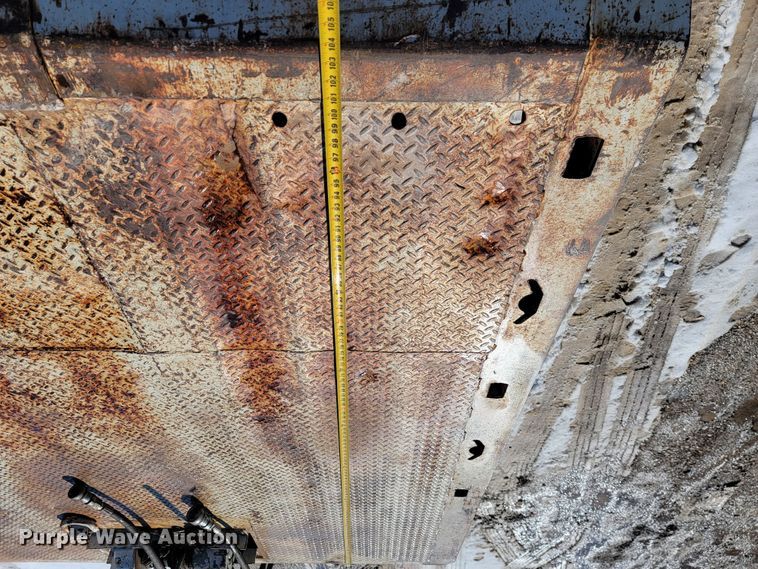 image for item JP9032 1994 Landoll 317A  drop deck equipment trailer