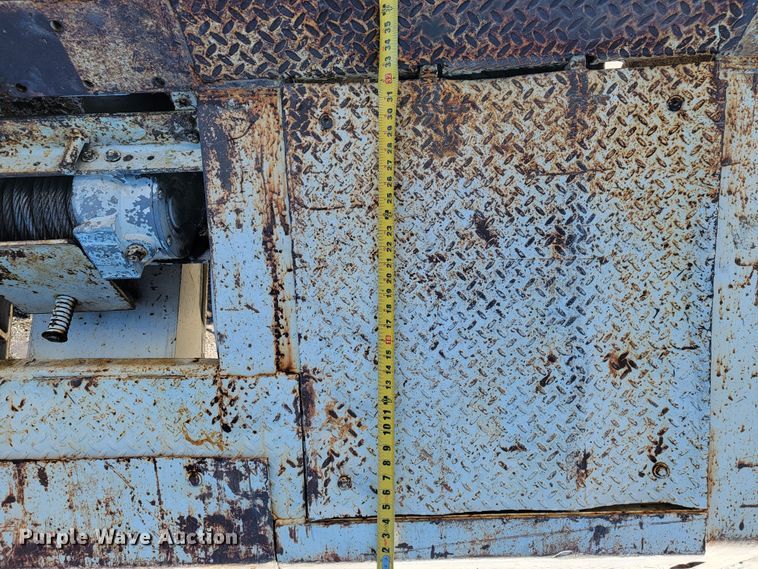 image for item JP9032 1994 Landoll 317A  drop deck equipment trailer