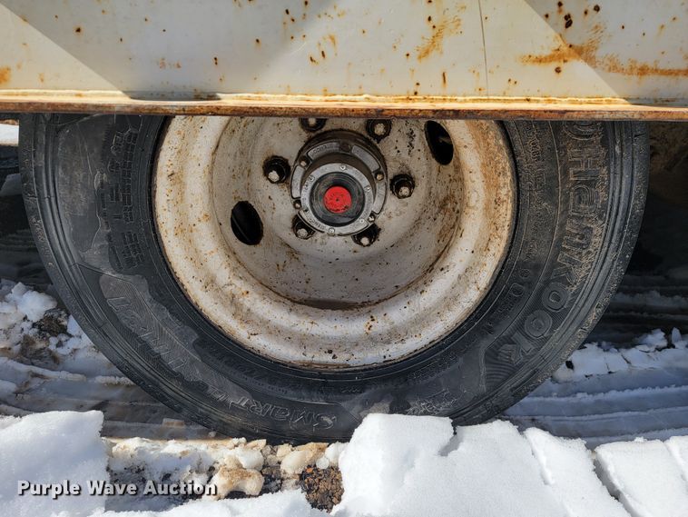 image for item JP9032 1994 Landoll 317A  drop deck equipment trailer