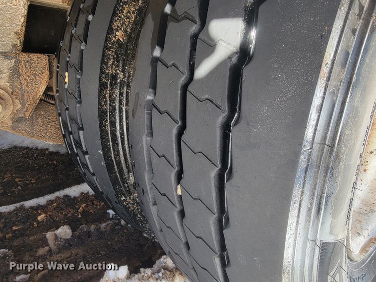 image for item JP9032 1994 Landoll 317A  drop deck equipment trailer