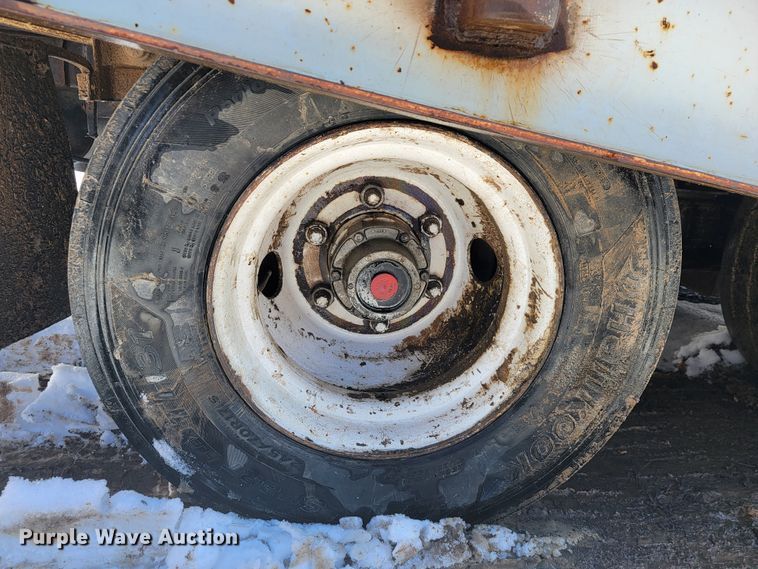 image for item JP9032 1994 Landoll 317A  drop deck equipment trailer