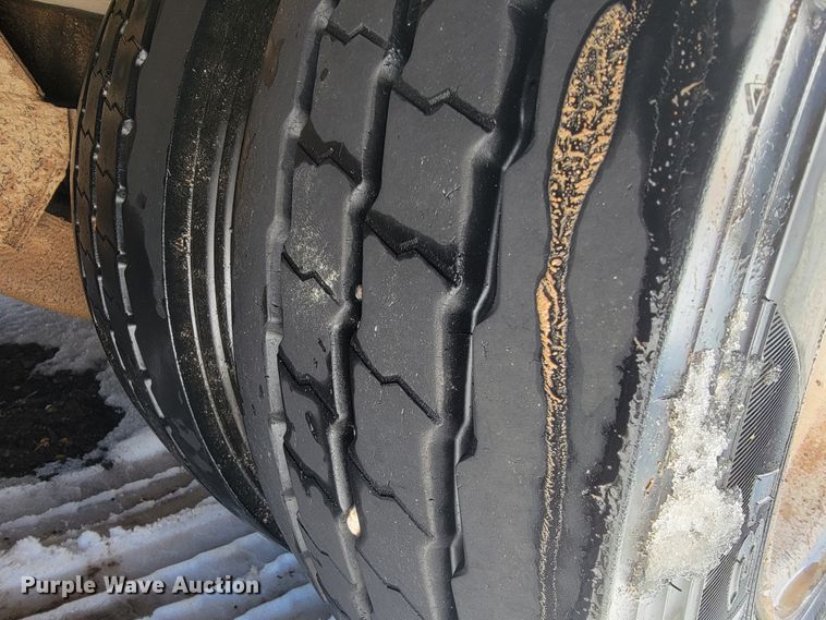 image for item JP9032 1994 Landoll 317A  drop deck equipment trailer