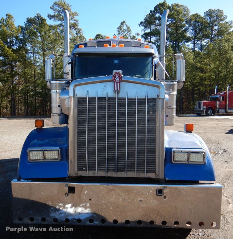 image for item JS9723 2007 Kenworth W900  semi truck