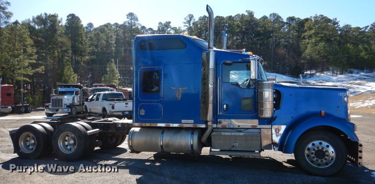 image for item JS9723 2007 Kenworth W900  semi truck