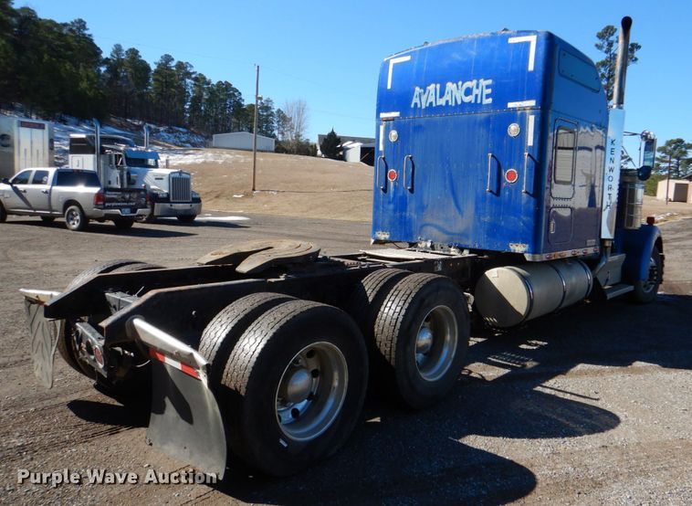 image for item JS9723 2007 Kenworth W900  semi truck