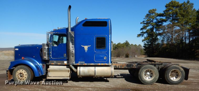 image for item JS9723 2007 Kenworth W900  semi truck