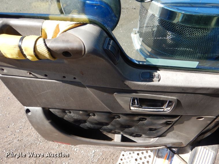 image for item JS9723 2007 Kenworth W900  semi truck