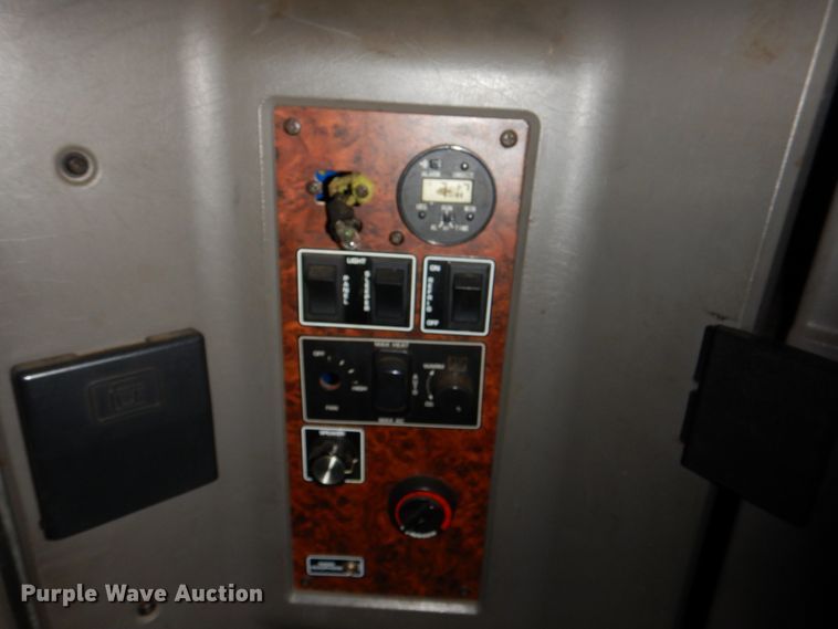 image for item JS9723 2007 Kenworth W900  semi truck