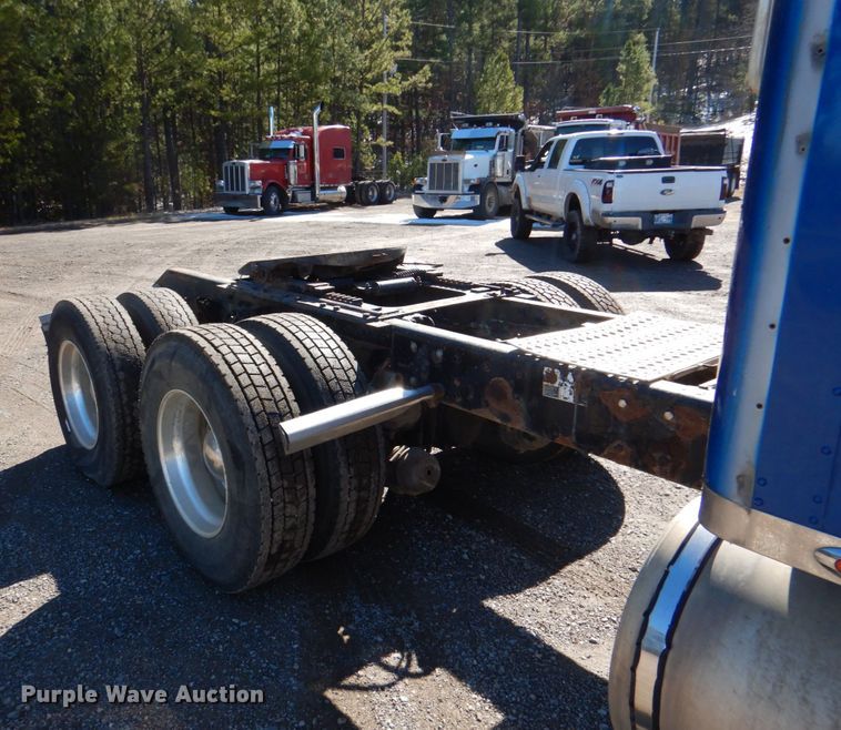 image for item JS9723 2007 Kenworth W900  semi truck