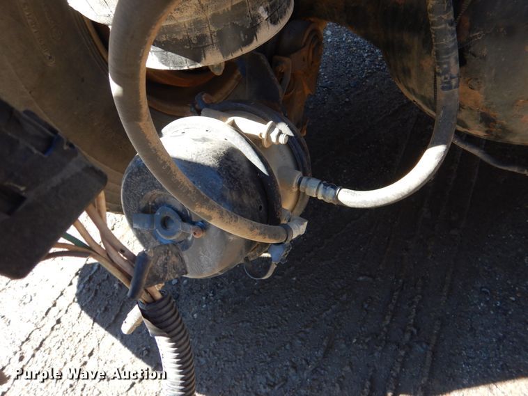 image for item JS9723 2007 Kenworth W900  semi truck