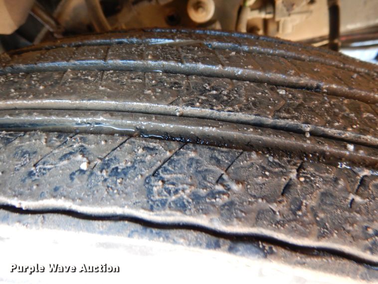 image for item JS9723 2007 Kenworth W900  semi truck