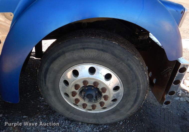 image for item JS9723 2007 Kenworth W900  semi truck