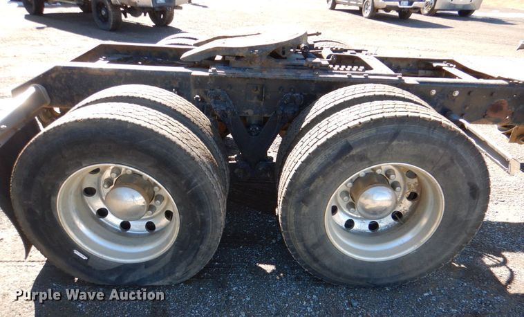 image for item JS9723 2007 Kenworth W900  semi truck