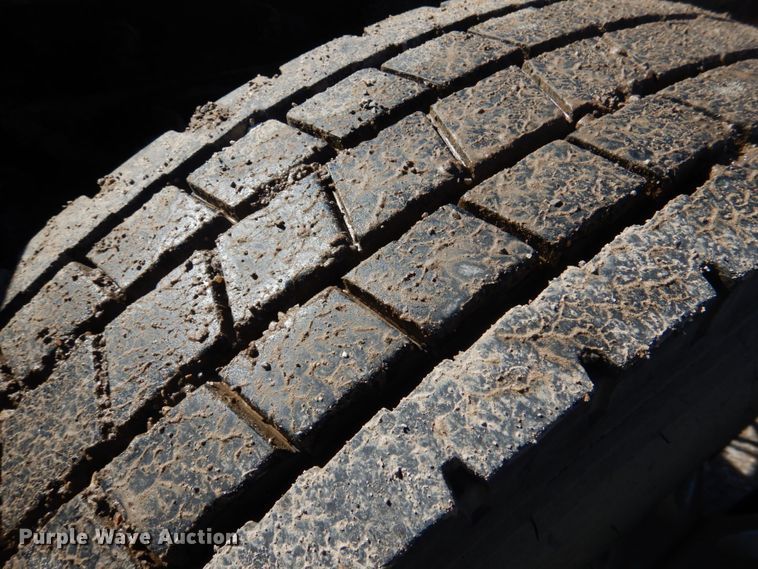 image for item JS9723 2007 Kenworth W900  semi truck