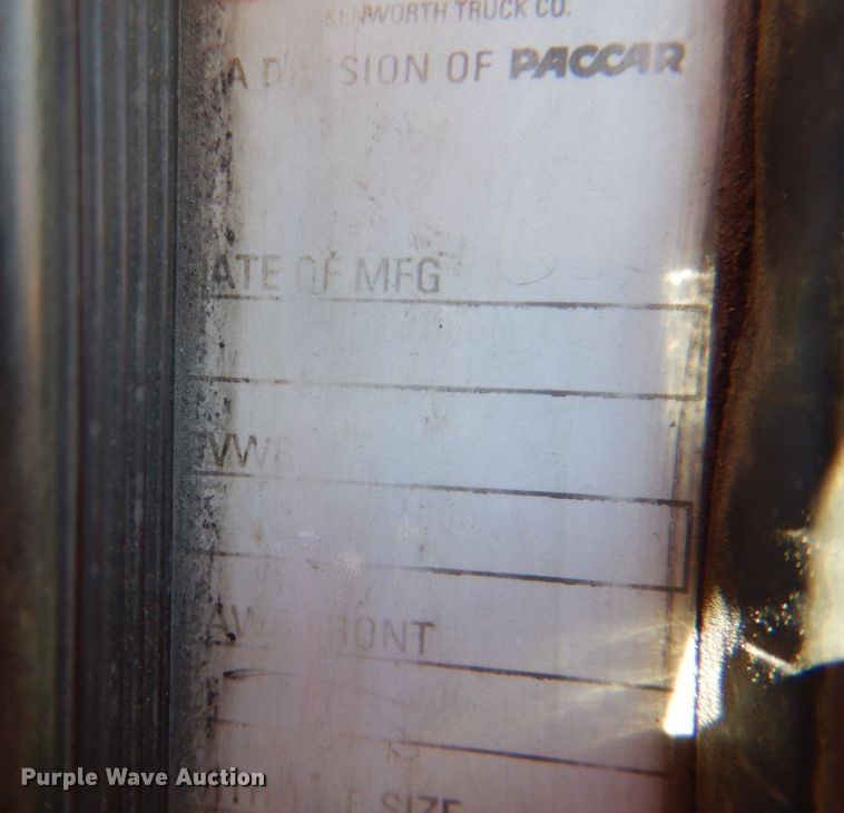 image for item JS9723 2007 Kenworth W900  semi truck