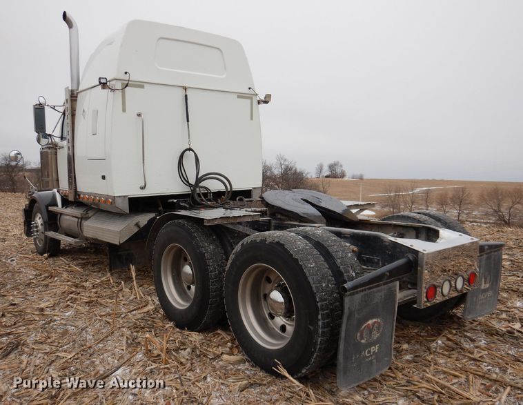 image for item KG9984 2004 Western Star 4900FA  semi truck