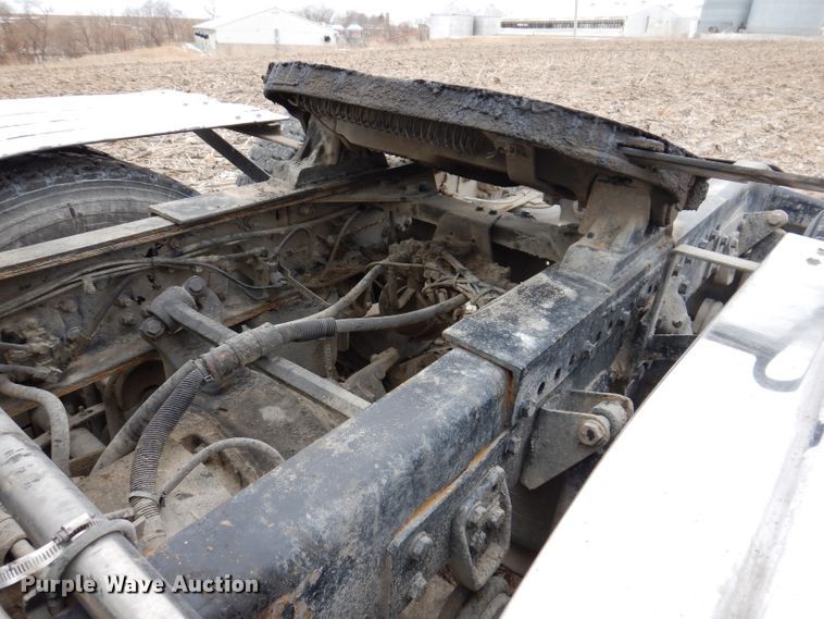 image for item KG9984 2004 Western Star 4900FA  semi truck