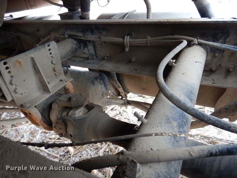 image for item KG9984 2004 Western Star 4900FA  semi truck