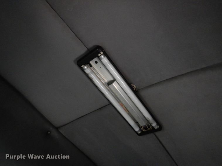 image for item KG9984 2004 Western Star 4900FA  semi truck