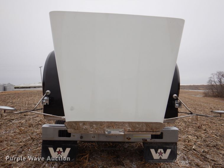 image for item KG9984 2004 Western Star 4900FA  semi truck