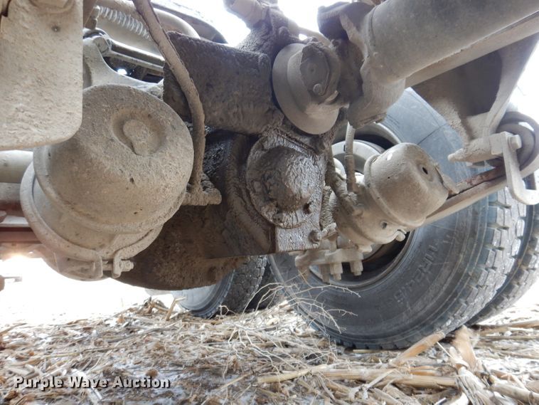 image for item KG9984 2004 Western Star 4900FA  semi truck