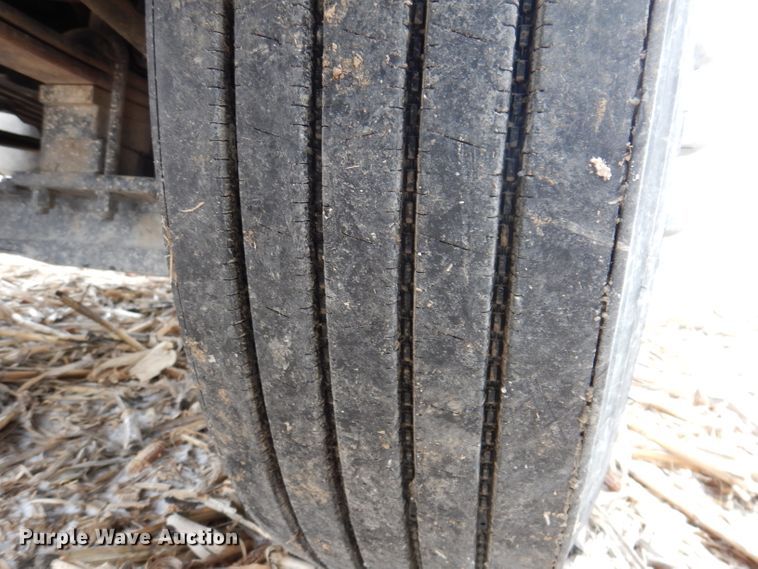 image for item KG9984 2004 Western Star 4900FA  semi truck