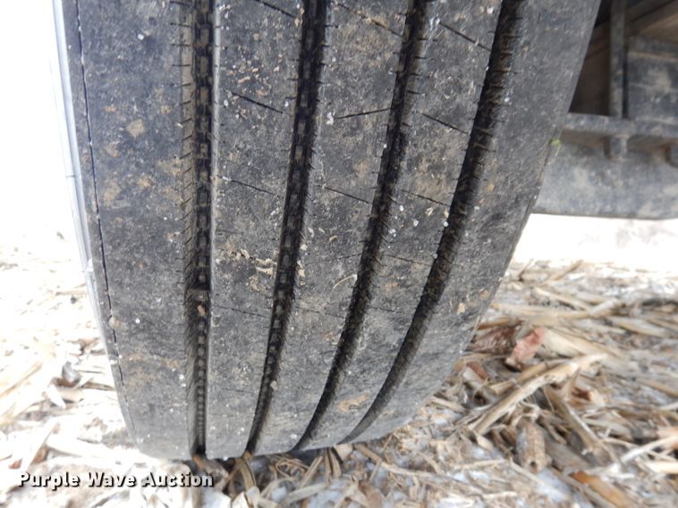 image for item KG9984 2004 Western Star 4900FA  semi truck