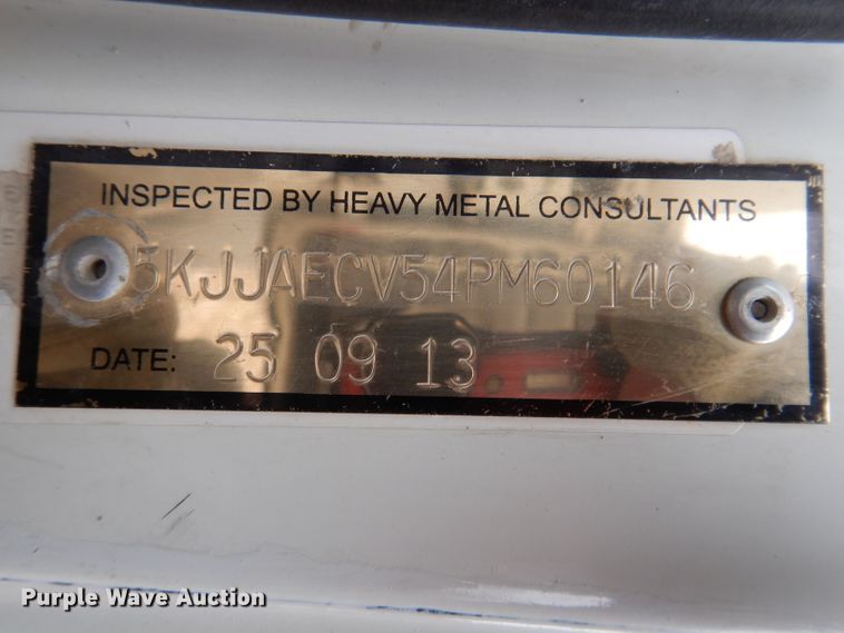 image for item KG9984 2004 Western Star 4900FA  semi truck