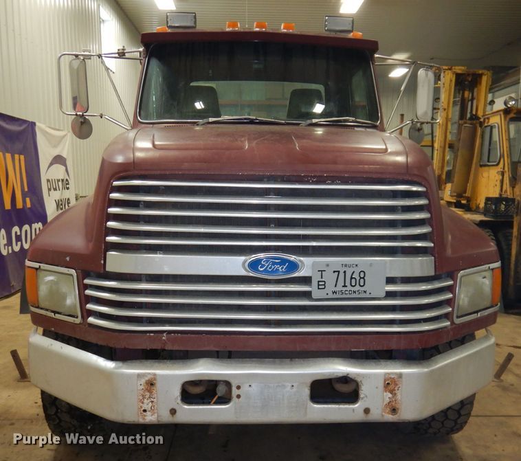 image for item KG9987 1993 Ford LTLS9000  semi truck