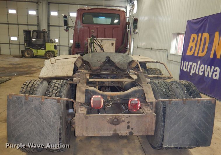 image for item KG9987 1993 Ford LTLS9000  semi truck