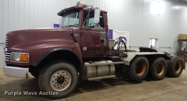 image for item KG9987 1993 Ford LTLS9000  semi truck