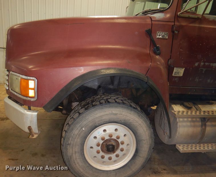 image for item KG9987 1993 Ford LTLS9000  semi truck