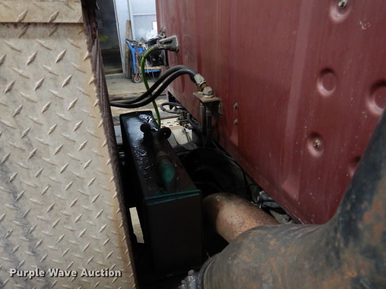 image for item KG9987 1993 Ford LTLS9000  semi truck