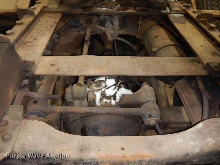 image for item KG9987 1993 Ford LTLS9000  semi truck