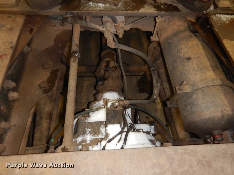 image for item KG9987 1993 Ford LTLS9000  semi truck