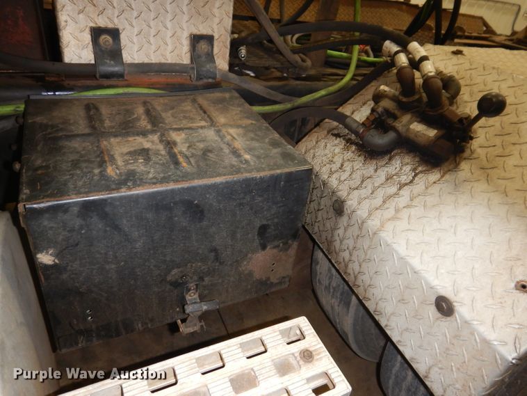 image for item KG9987 1993 Ford LTLS9000  semi truck