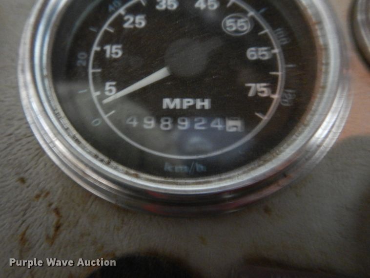 image for item KG9987 1993 Ford LTLS9000  semi truck