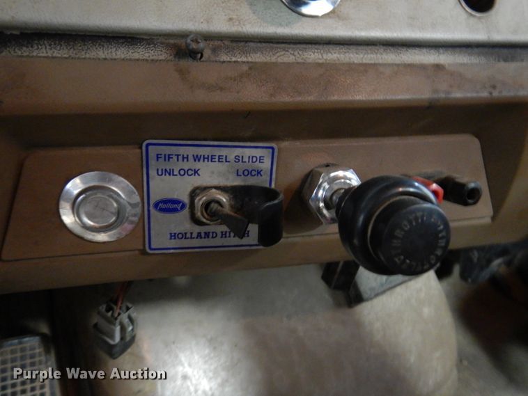 image for item KG9987 1993 Ford LTLS9000  semi truck