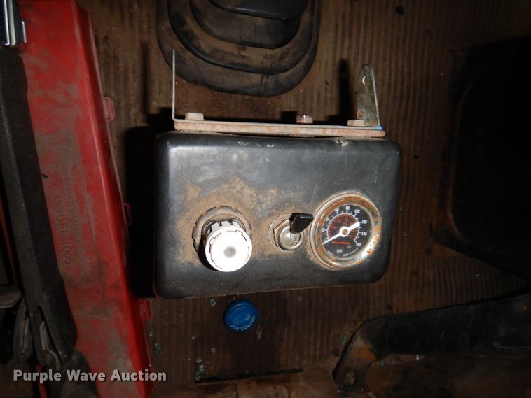 image for item KG9987 1993 Ford LTLS9000  semi truck