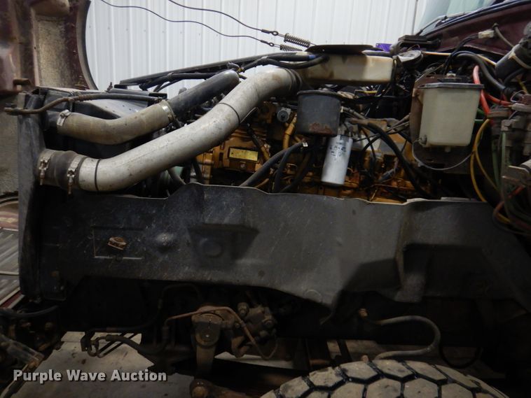 image for item KG9987 1993 Ford LTLS9000  semi truck